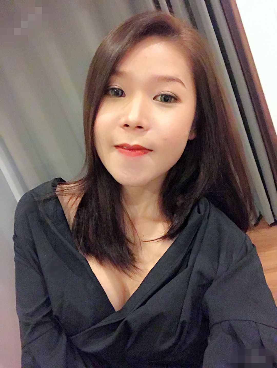 高颜值气质系素人女孩清新自拍写真|自然氛围感与真实生活气息呈现