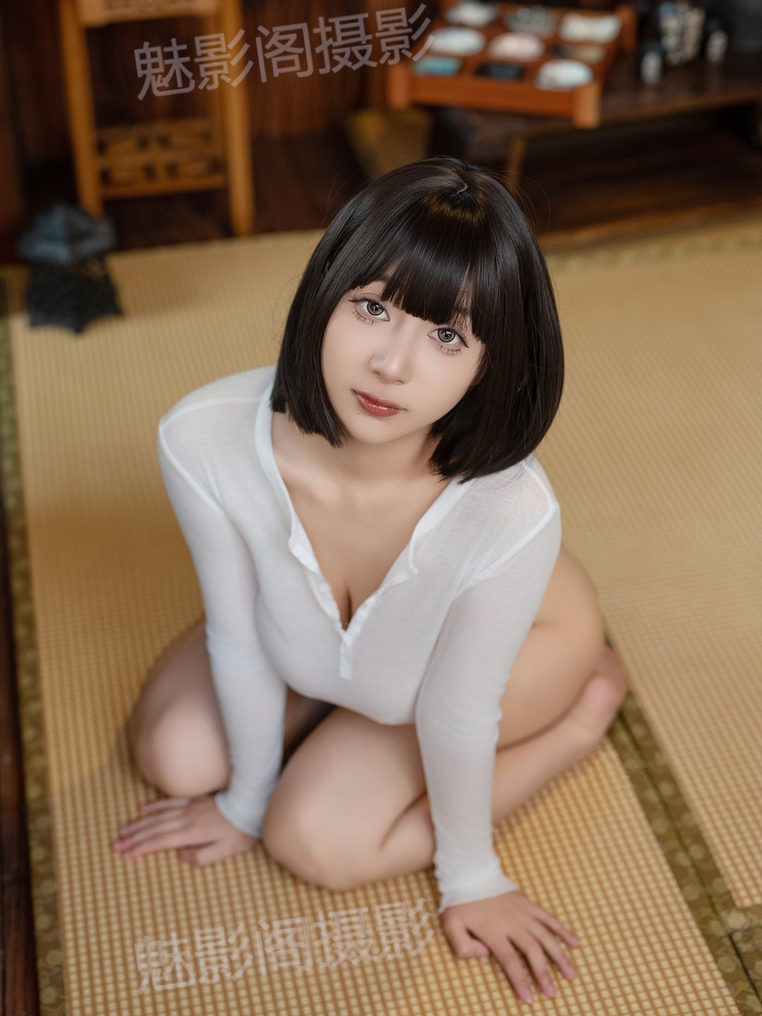 微博红人浅安安日式私房写真「浴」：白衫短发演绎温婉治愈感