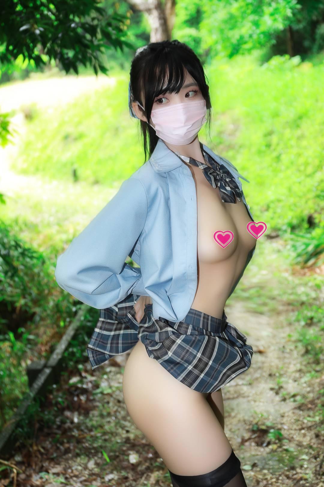 国模李佳「林间学园」私密写真集｜日系JK制服 黑丝美腿户外旅拍｜清新与诱惑并存的森林系大尺度艺术摄影