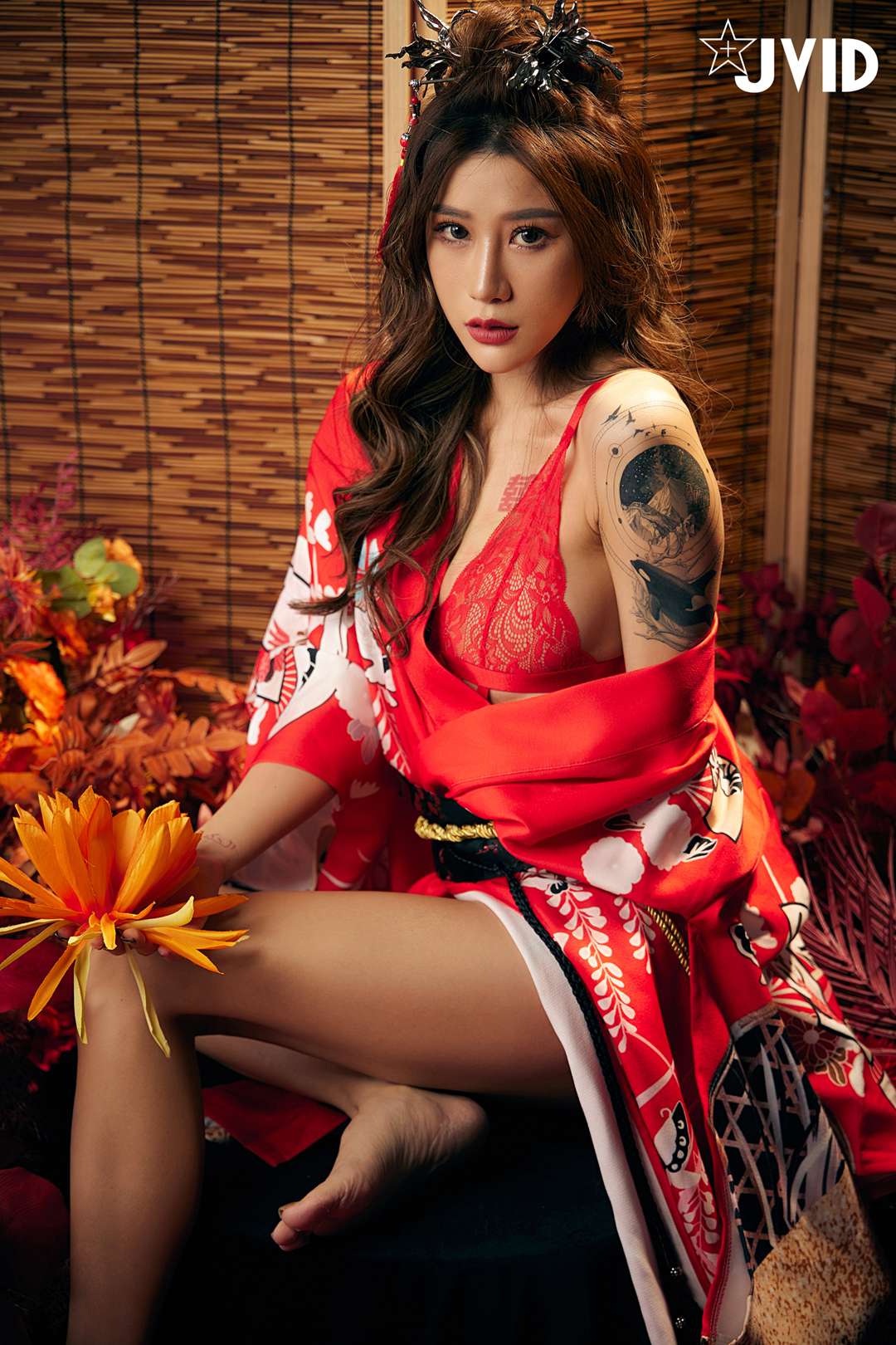 JVID NO.707 Lara媚娘端庄迷人：红袍纹身花影间，东方魅惑与古典韵味的极致融合