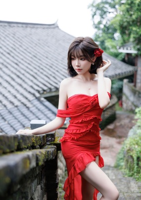 女神徐莉芝Booty 性感红色连衣裙 蕾丝情趣内衣 御姐姿态婀娜妩媚 101P/320M